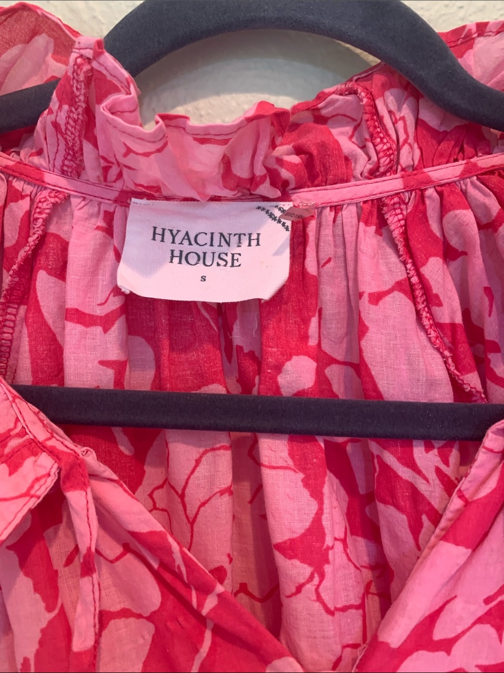 Tuckernuck Hyacinth House Thea Textured Pink Printed Tiered Mini Dress Small - Picture 4 of 8